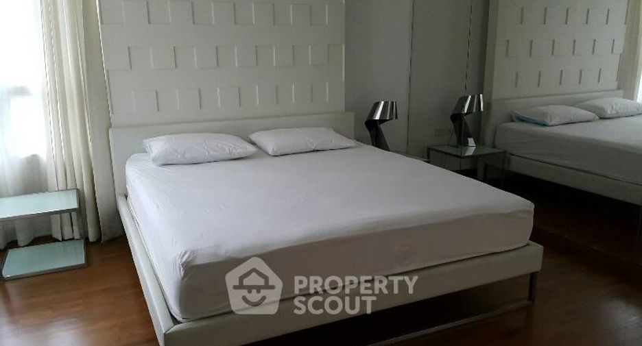 For rent 3 bedrooms condo in Watthana, Bangkok