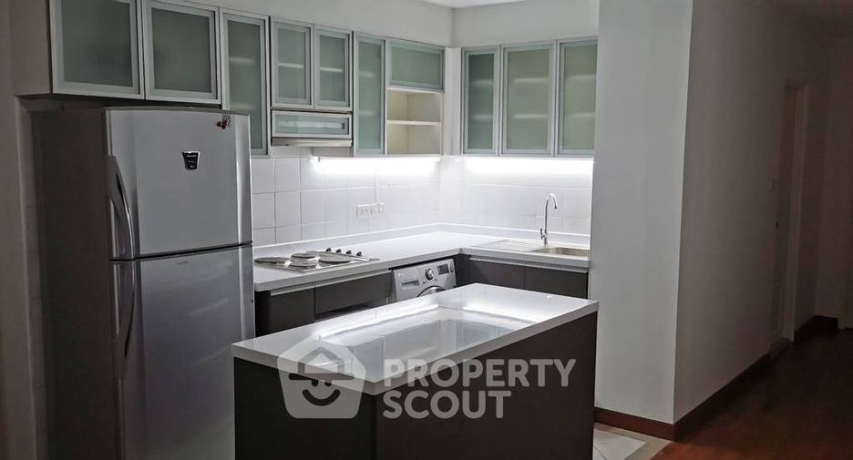 For rent 3 bedrooms condo in Watthana, Bangkok