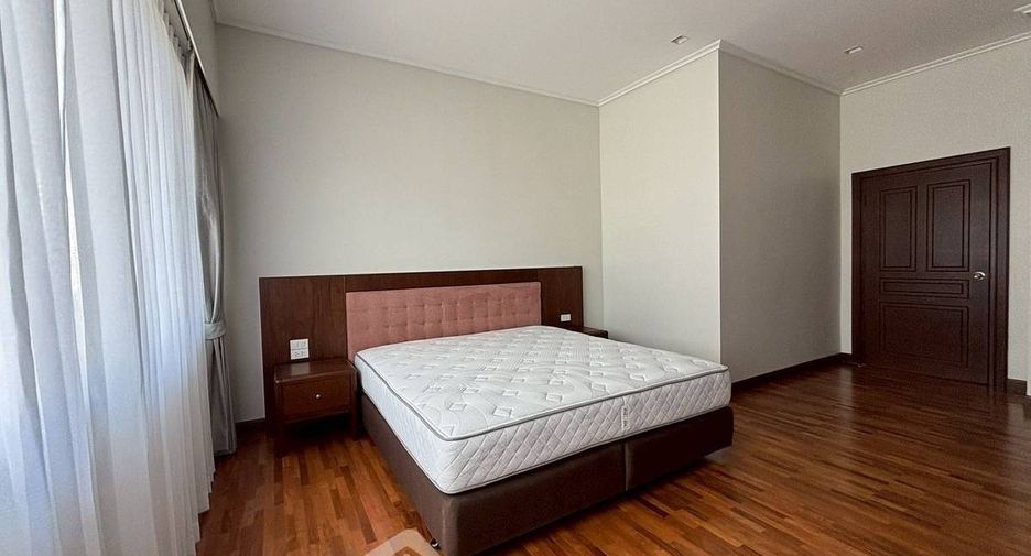 ให้เช่า 3 ห้องนอน คอนโด ใน คลองเตย, กรุงเทพฯ