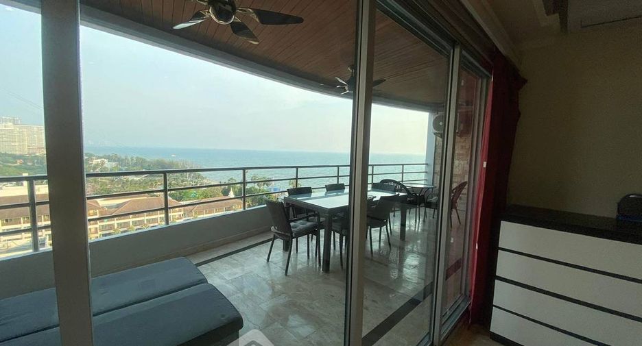 For rent 2 bedrooms condo in Pratumnak, Pattaya