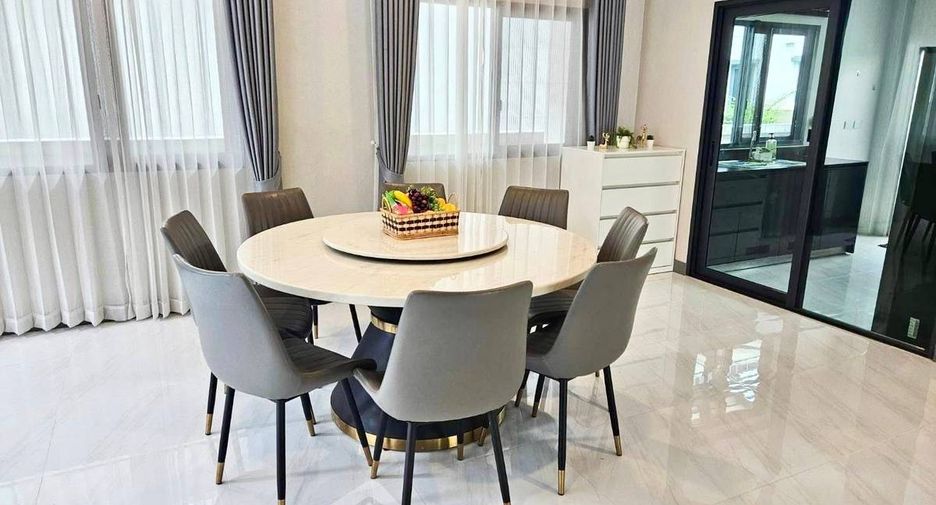 Haus zur Miete mit 4 Zimmer in Prawet, Bangkok