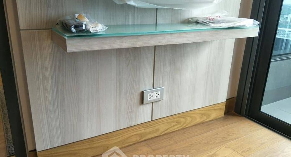 Condo en alquiler de 1 habitaciones en Khlong Toei, Bangkok
