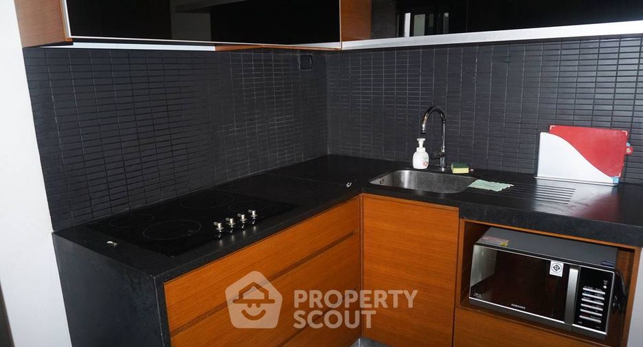Condo en alquiler de 2 habitaciones en Khlong Toei, Bangkok