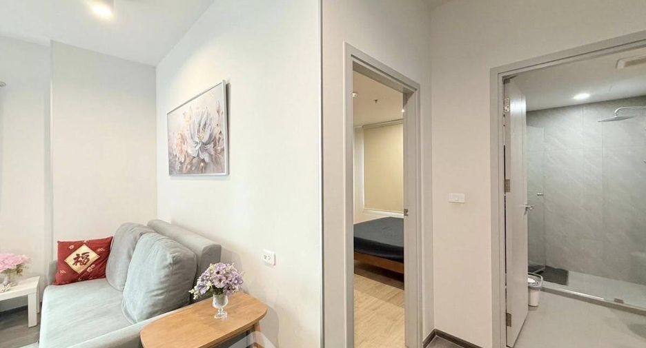 For rent 2 bedrooms condo in Bang Rak, Bangkok