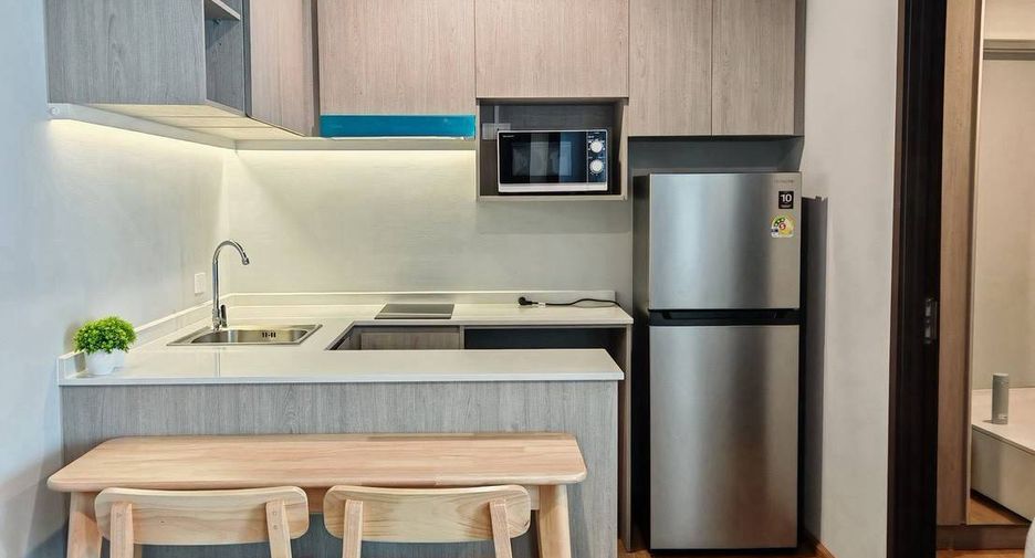 For rent 2 bedrooms condo in Phaya Thai, Bangkok
