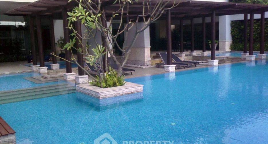 For rent 2 bedrooms condo in Khlong Toei, Bangkok