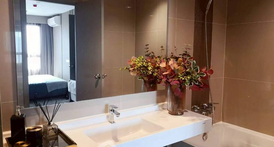 Condo en alquiler de 2 habitaciones en Phra Khanong, Bangkok