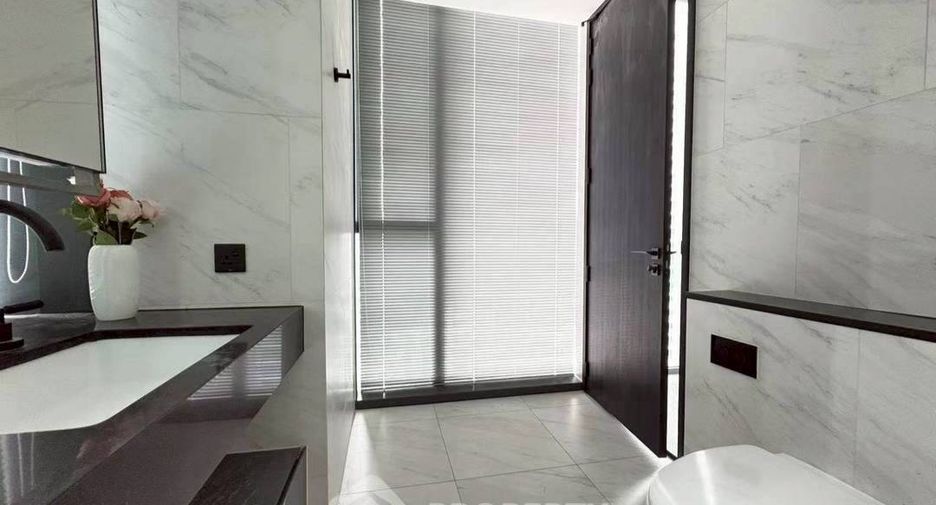 For rent 2 bedrooms condo in Sathon, Bangkok
