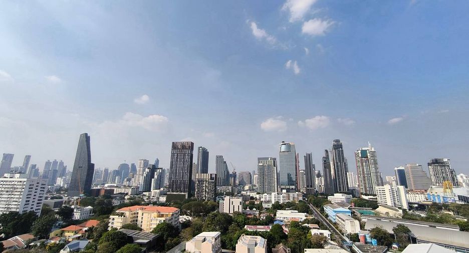 For rent 1 Beds condo in Khlong Toei, Bangkok
