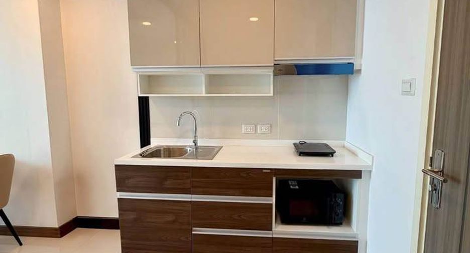 Wohnung zur Miete mit 1 Zimmer in Khlong San, Bangkok