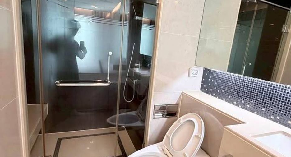 For rent 1 bed condo in Watthana, Bangkok