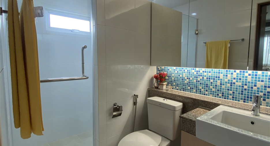 À vendre 2 chambres condo à Phra Khanong, Bangkok