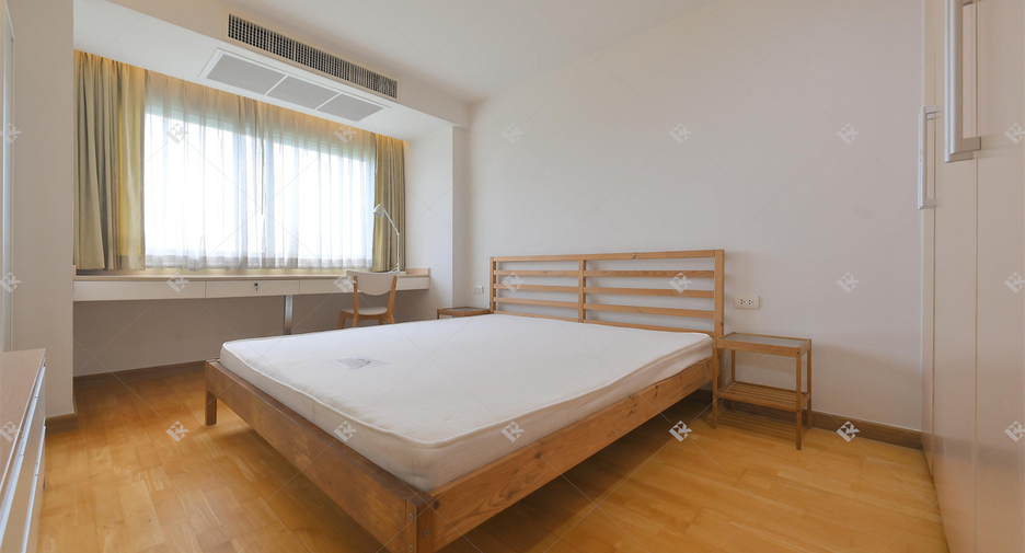 Продажа 2 спальни кондо в Пхра Кханонг, Бангкок