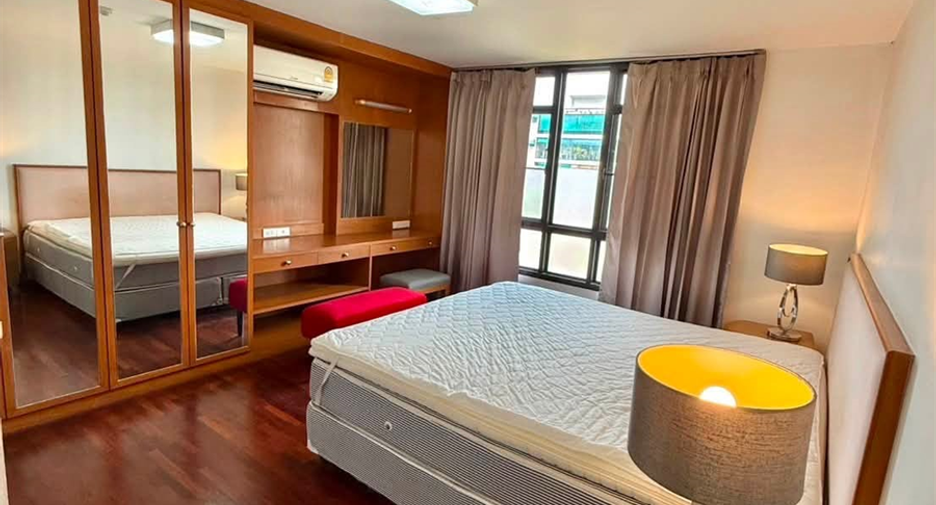 À louer 2 chambres condo à Watthana, Bangkok