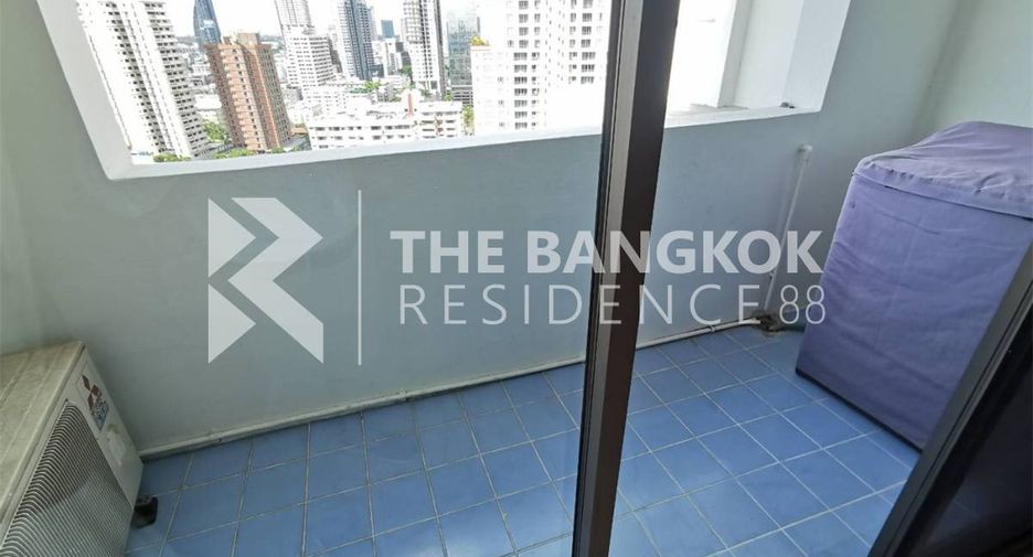 For rent 2 bedrooms condo in Watthana, Bangkok