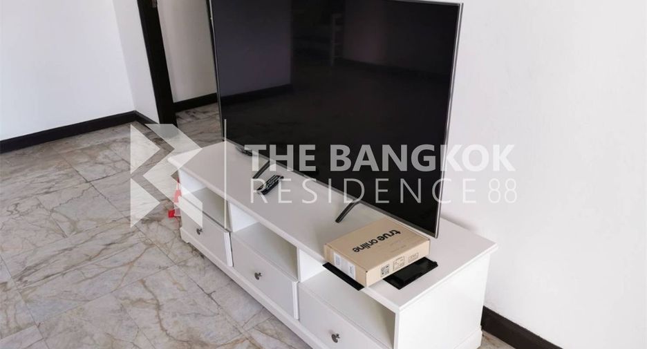 For rent 2 bedrooms condo in Watthana, Bangkok
