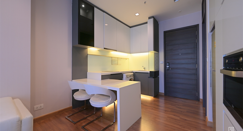 For sale 1 bed condo in Huai Khwang, Bangkok