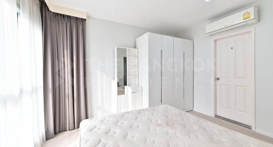 For sale 2 ベッドルーム condo in Huai Khwang, Bangkok