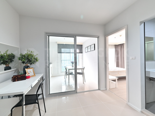 For sale 2 bedrooms condo in Huai Khwang, Bangkok