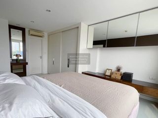 For rent 2 bedrooms condo in Khlong San, Bangkok