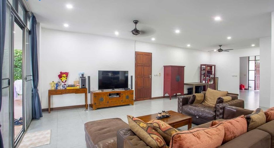 For sale 3 bedrooms villa in Hua Hin, Prachuap Khiri Khan