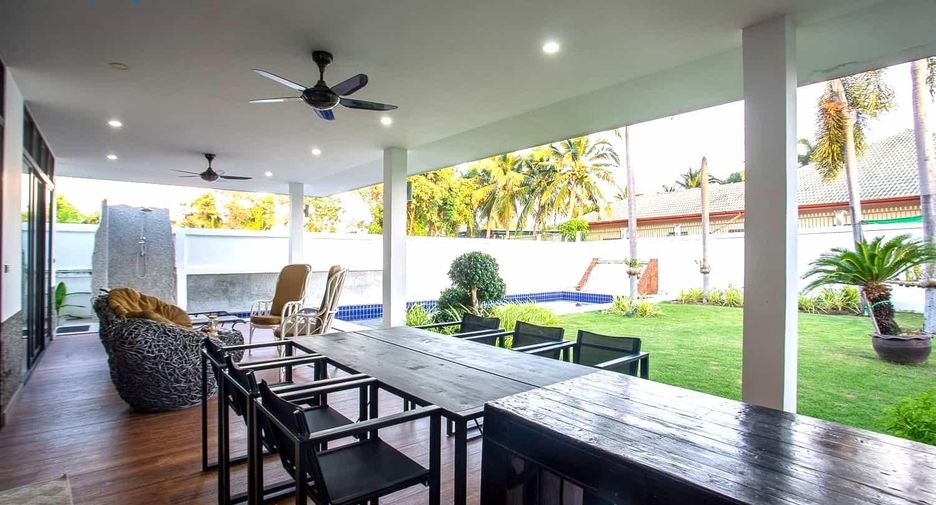 For sale 3 bedrooms villa in Hua Hin, Prachuap Khiri Khan