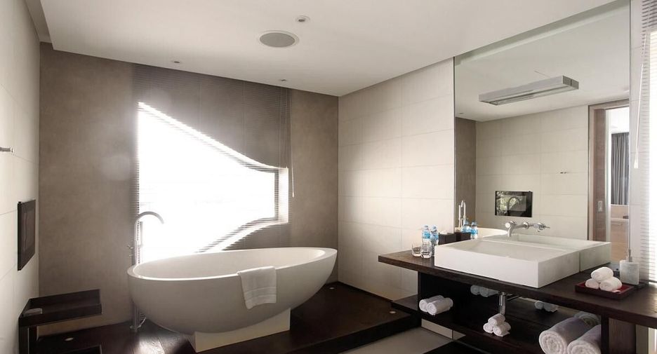 For sale 4 bedrooms condo in Mueang Phuket, Phuket