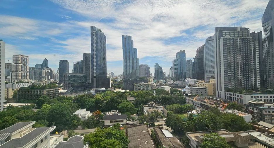 Condo en alquiler de 2 habitaciones en Khlong Toei, Bangkok