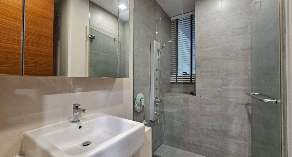 Condo en alquiler de 2 habitaciones en Khlong Toei, Bangkok