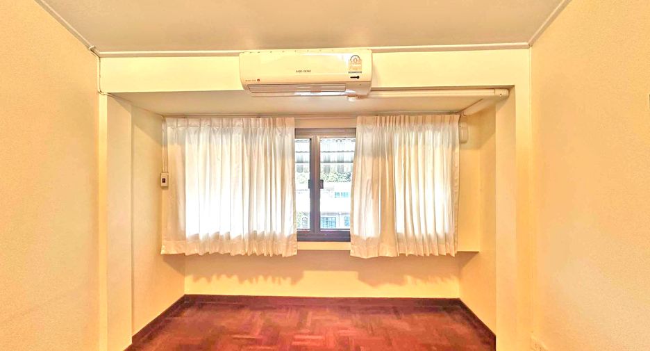 ให้เช่า 5 ห้องนอน ทาวน์เฮ้าส์ ใน คลองเตย, กรุงเทพฯ