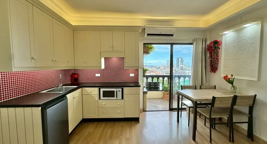 For sale 2 bedrooms condo in South Pattaya, Pattaya