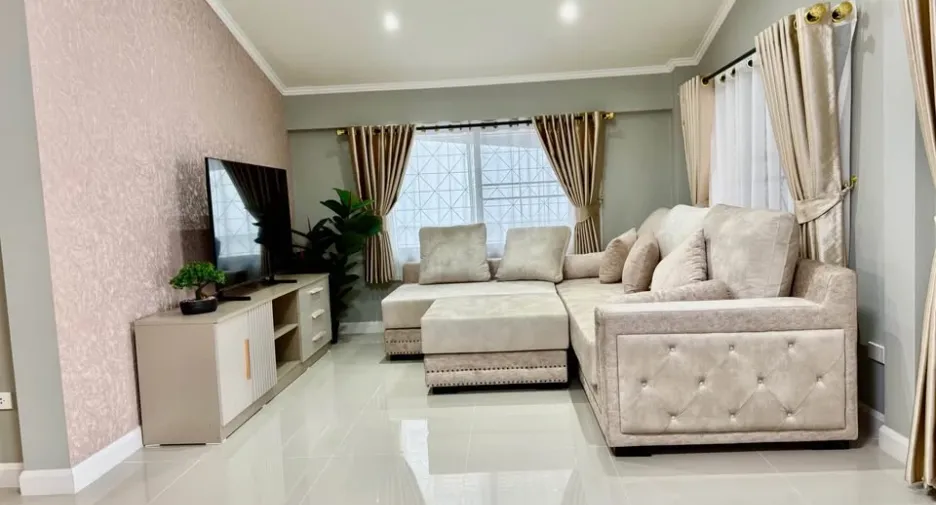 À vendre 4 chambres villa à East Pattaya, Pattaya