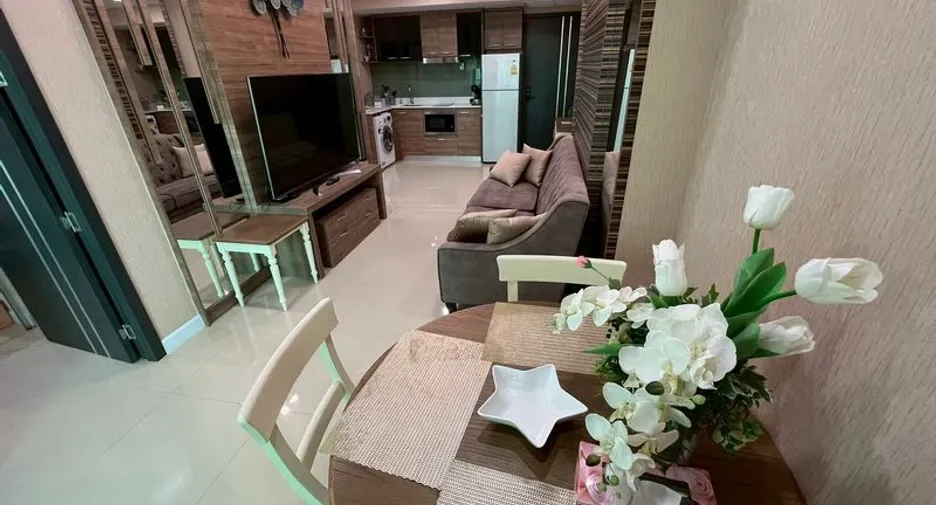 For sale 2 bedrooms condo in Jomtien, Pattaya