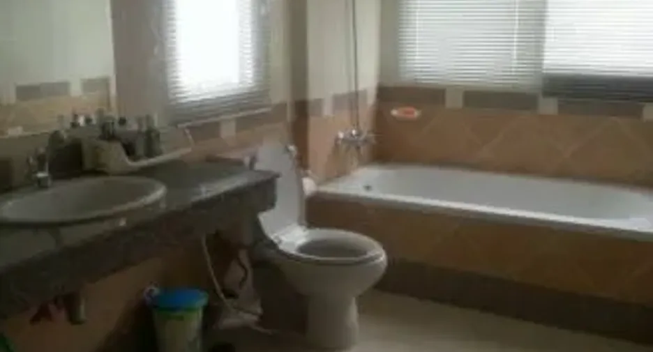 Haus zum Kauf mit 4 Zimmer in Bang Kruai, Nonthaburi