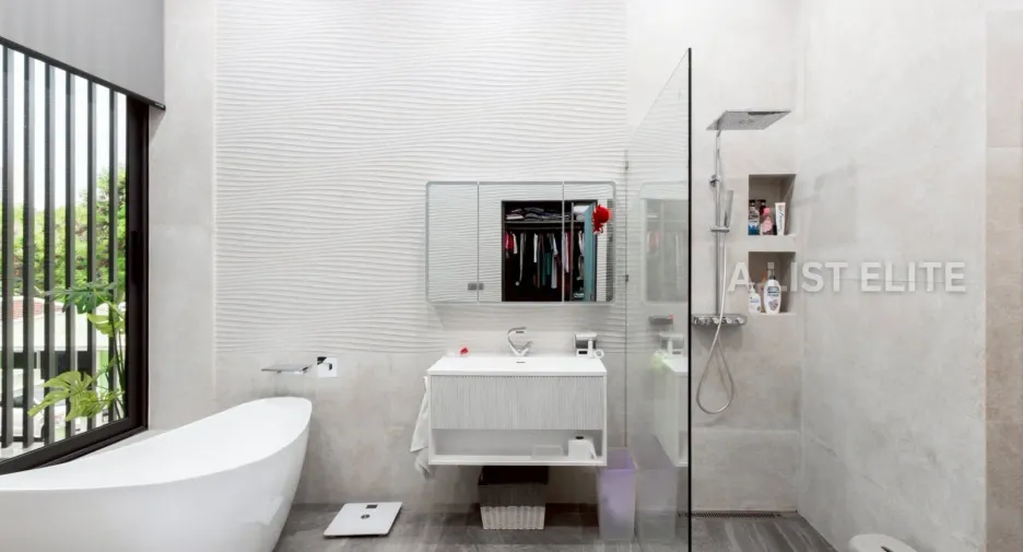 For sale 6 bedrooms house in Pratumnak, Pattaya
