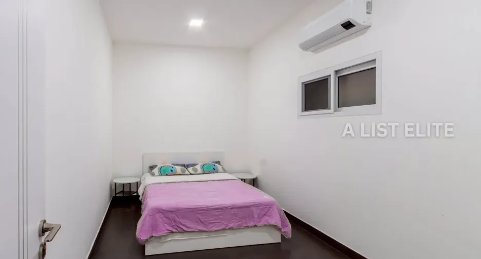 For sale 6 bedrooms house in Pratumnak, Pattaya