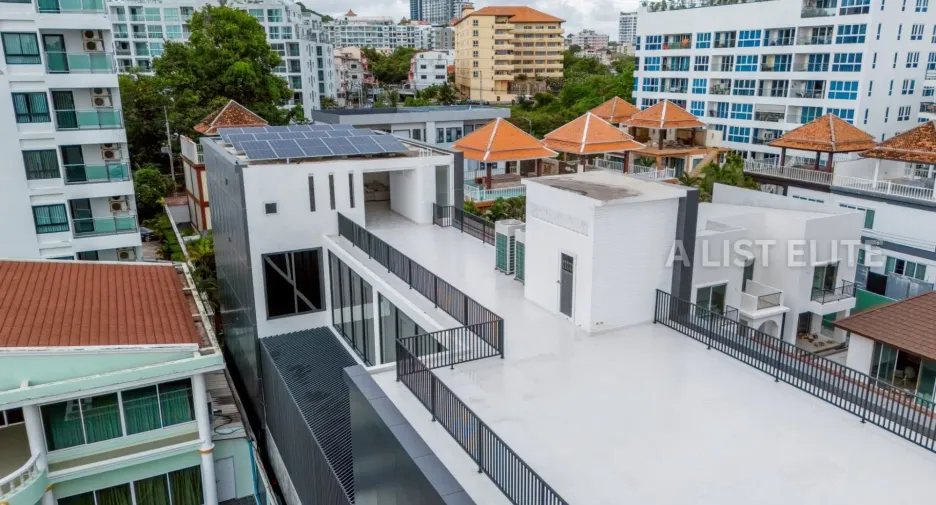For sale 6 bedrooms house in Pratumnak, Pattaya