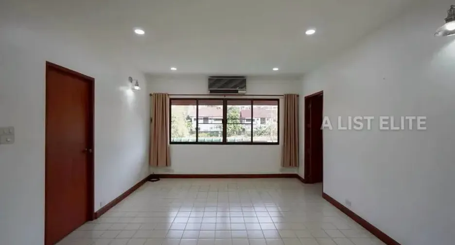 For sale 3 bedrooms house in Sattahip, Chonburi