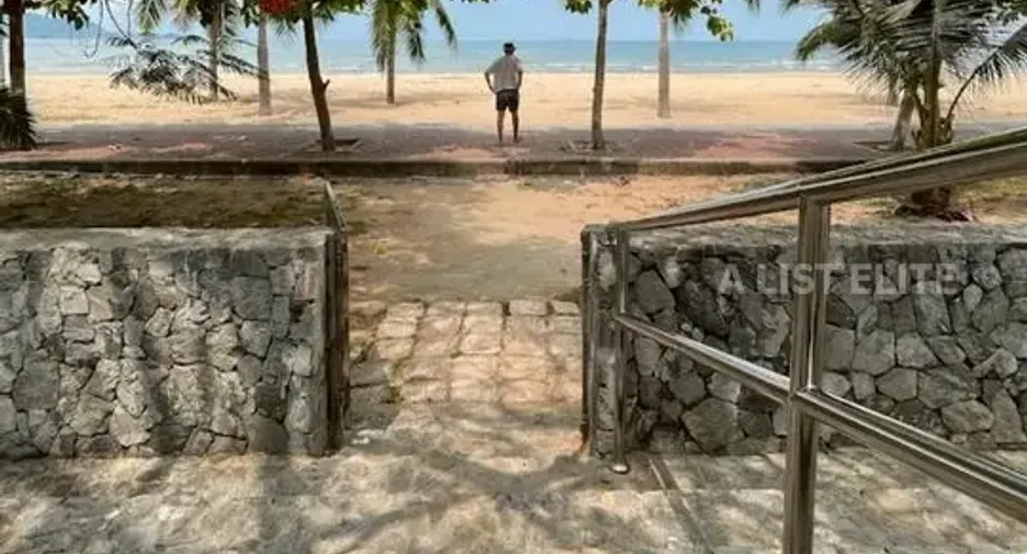 For sale 3 bedrooms house in Sattahip, Chonburi