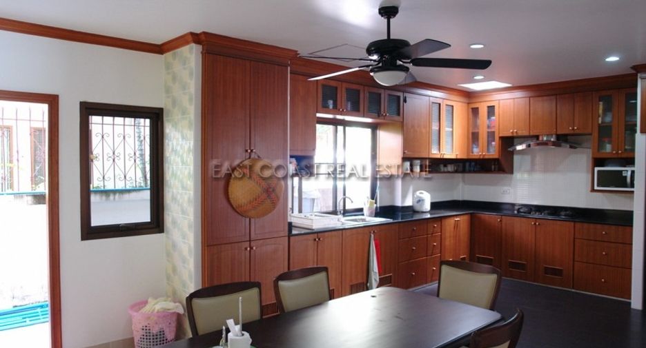 For rent 4 bedrooms house in Jomtien, Pattaya