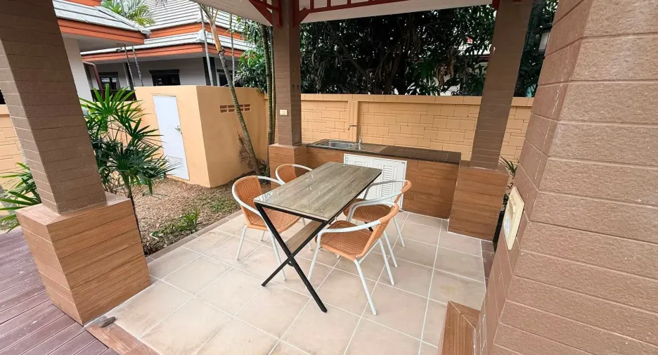 For sale 5 bedrooms villa in Huay Yai, Pattaya