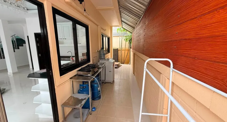 For sale 5 bedrooms villa in Huay Yai, Pattaya