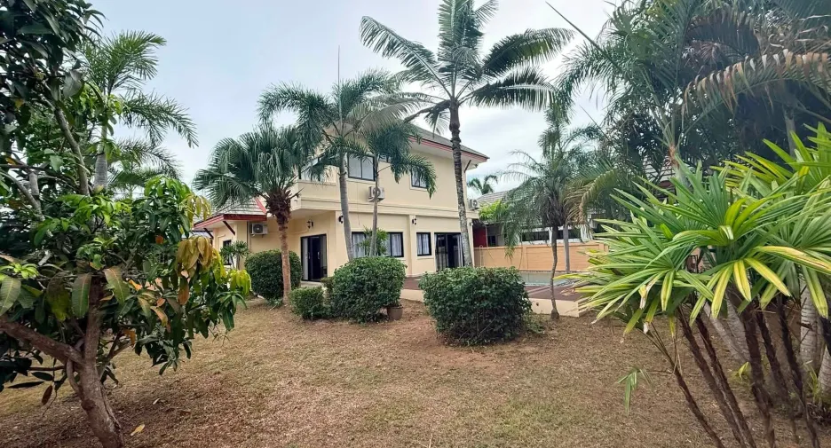 For sale 5 bedrooms villa in Huay Yai, Pattaya