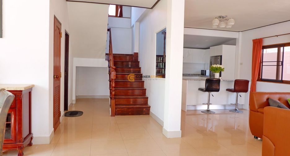 Casa en alquiler de 4 habitaciones en Jomtien, Pattaya