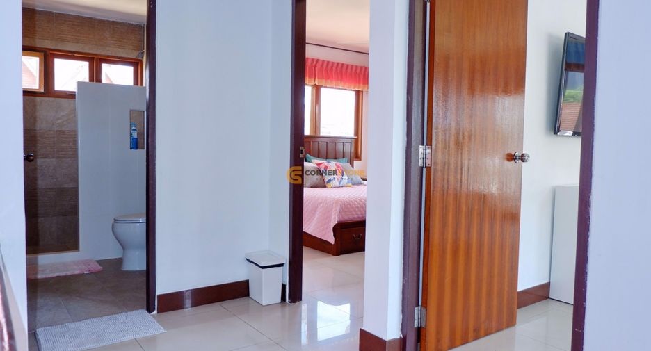 Casa en alquiler de 4 habitaciones en Jomtien, Pattaya