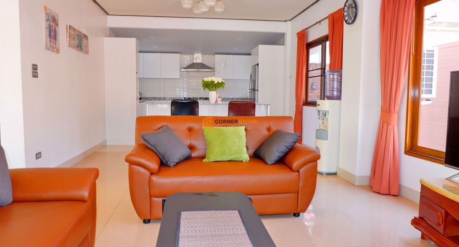 Casa en alquiler de 4 habitaciones en Jomtien, Pattaya