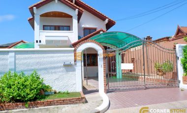 Casa en alquiler de 4 habitaciones en Jomtien, Pattaya