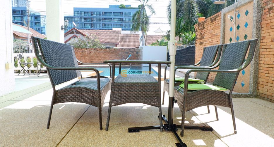 Casa en alquiler de 4 habitaciones en Jomtien, Pattaya