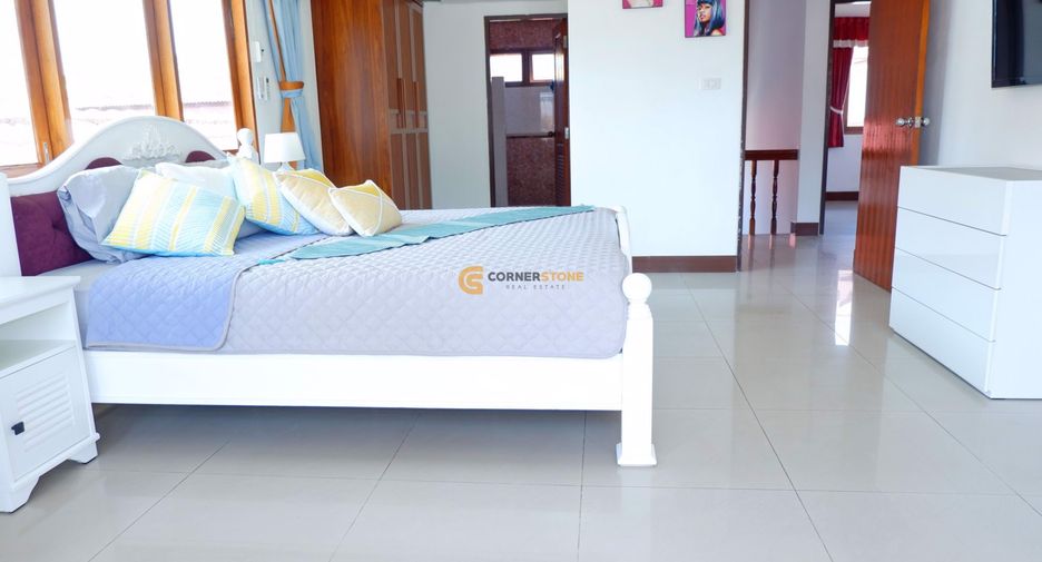 Casa en alquiler de 4 habitaciones en Jomtien, Pattaya