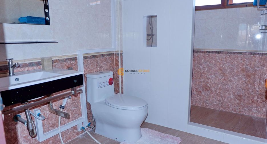 Casa en alquiler de 4 habitaciones en Jomtien, Pattaya